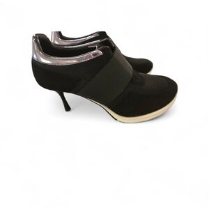 NWT SNEEX Black and Silver Women's Heels  Sz 10